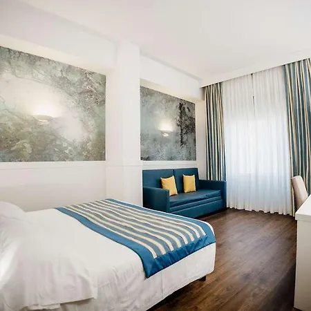 Отель Western Tigullio Royal