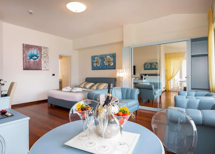 Western Tigullio Royal Hotell 4*