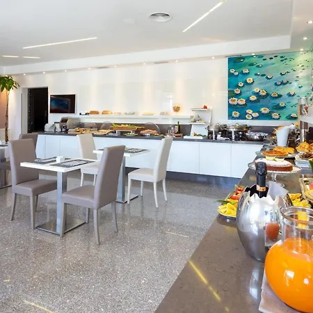 Western Tigullio Royal Szálloda