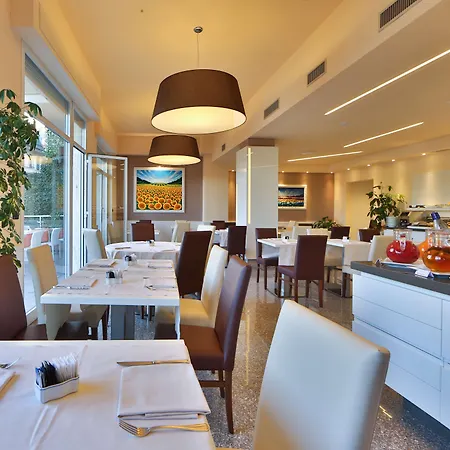 Szálloda Western Tigullio Royal 4*